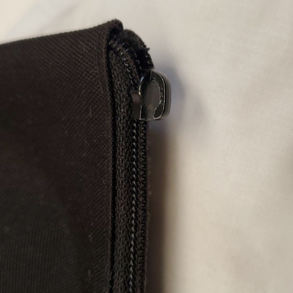 Vera Bradley Make up Case - Picture 4 of 7